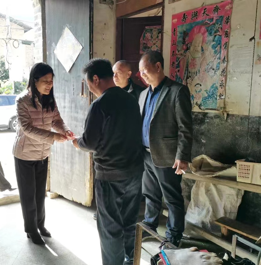 市國(guó)投公司：慰問送真情 走訪暖人心
