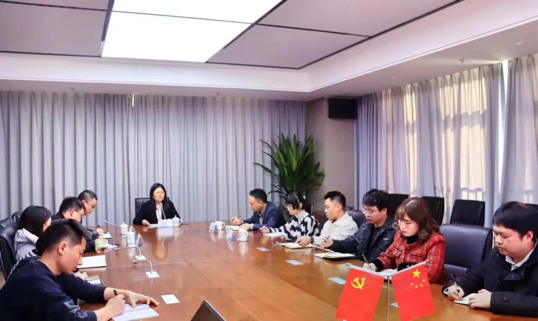 市國(guó)投公司領(lǐng)導(dǎo)赴匯融投資集團(tuán)開展主題教育宣講活動(dòng)